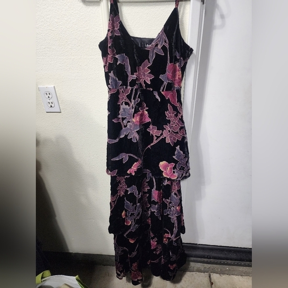Lulus I Love You Amore Black Floral Velvet Tiered Maxi Dress M Wedding Party - Picture 6 of 11